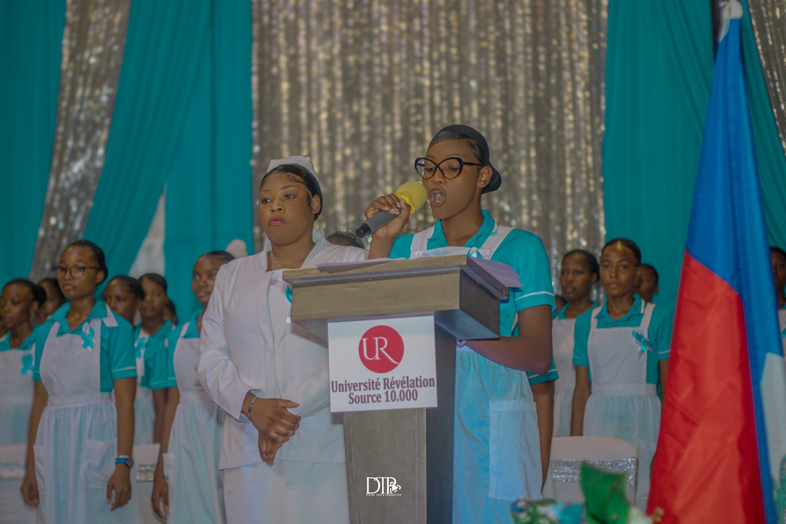 Photographie d’une cérémonie scolaire en Haïti